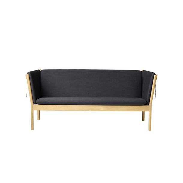 J149 3-pers sofa <br>(Eg/Mrkegr uld)